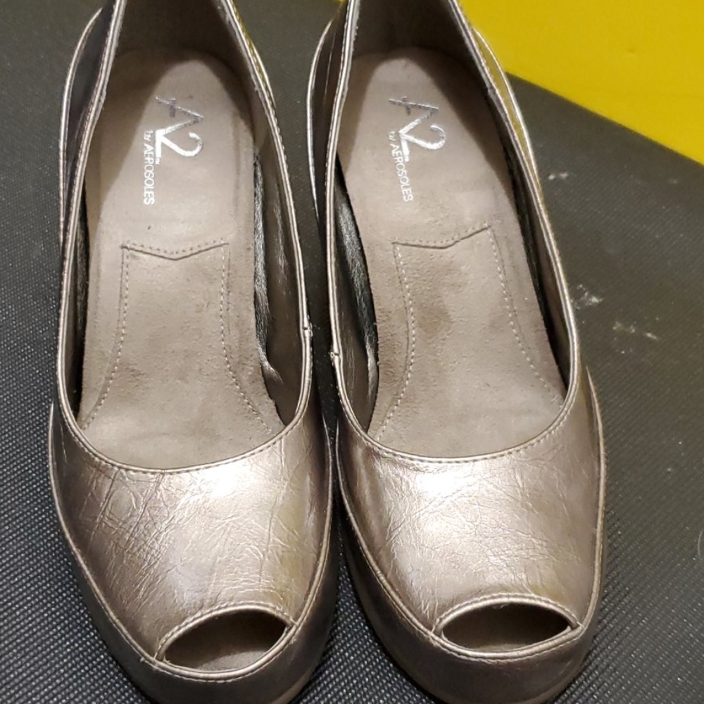 Shoes - Picture 3 of 3